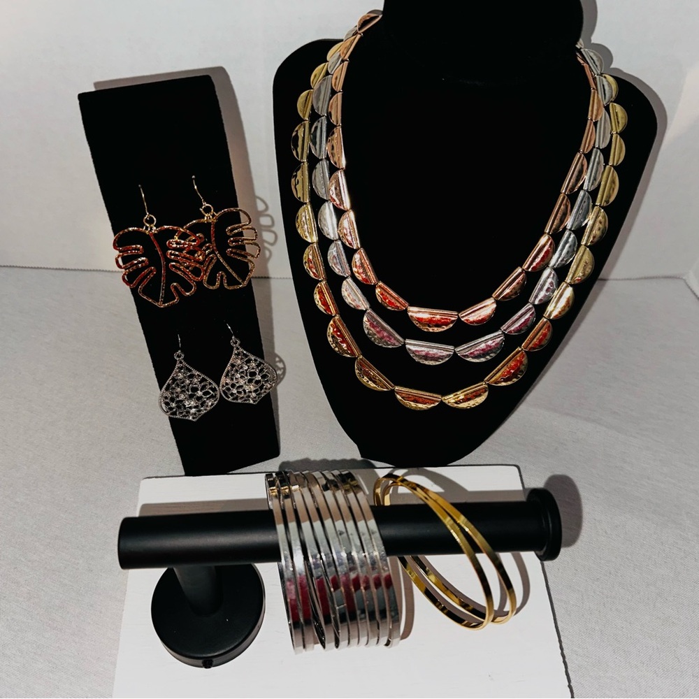 Necklace Set